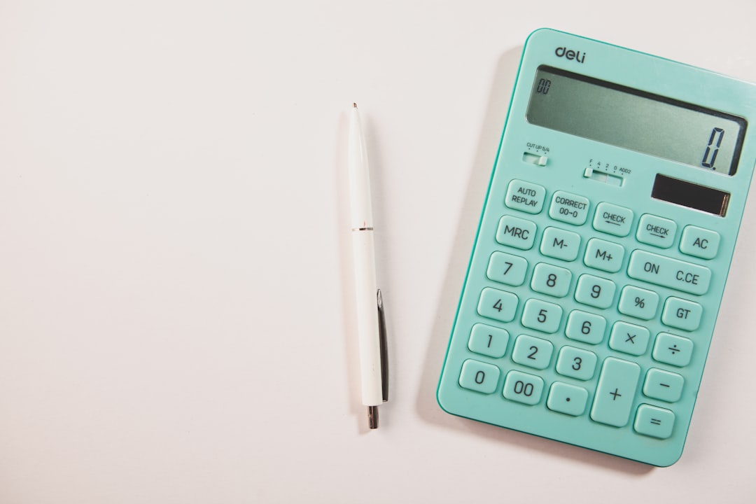 5 טעויות מס שכל עצמאי עושה ב-2026 – רו"ח קרלוס ששון מסביר איך לתקן